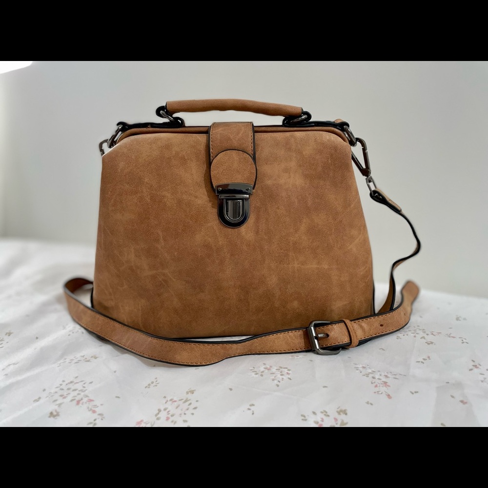 Faux leather vintage style doctor’s bag